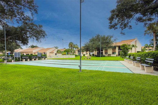 2448 CLUBHOUSE DRIVE 202, Sarasota, FL 34232