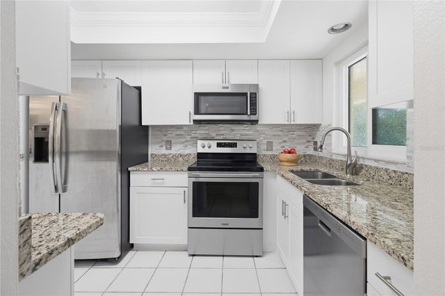 2448 CLUBHOUSE DRIVE 202, Sarasota, FL 34232