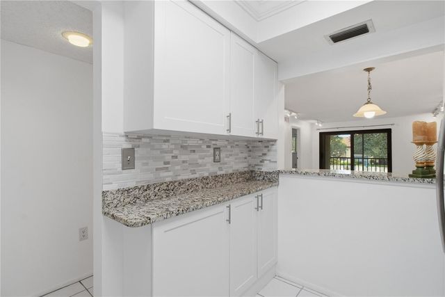 2448 CLUBHOUSE DRIVE 202, Sarasota, FL 34232