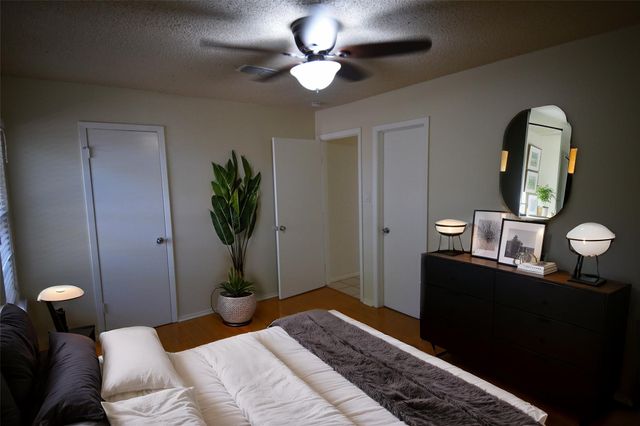 3319 Dolphin DR A, Austin, TX 78704