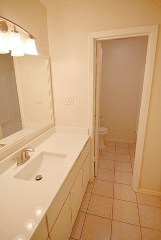 3319 Dolphin DR A, Austin, TX 78704