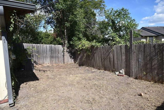 3319 Dolphin DR A, Austin, TX 78704