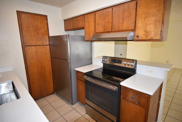 3319 Dolphin DR A, Austin, TX 78704