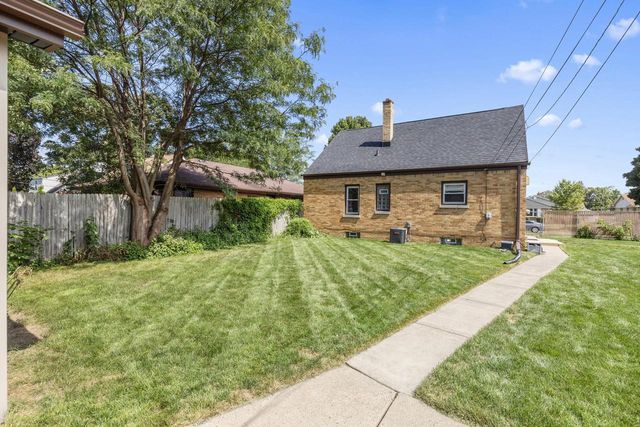 4319 N 74th STREET, Milwaukee, WI 53216