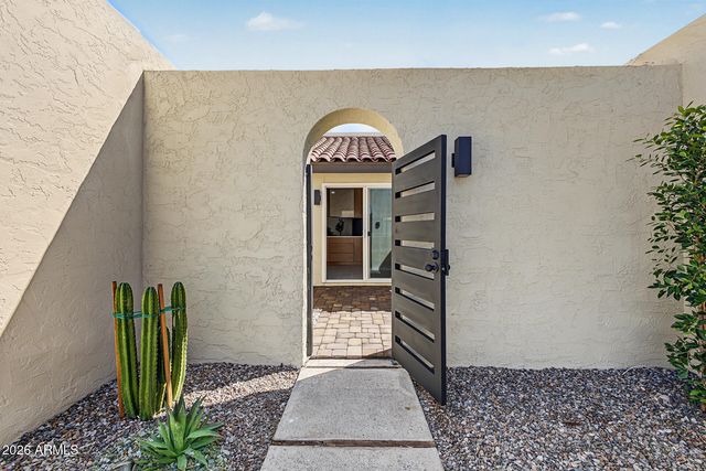 5621 N PALACIO Place, Phoenix, AZ 85014