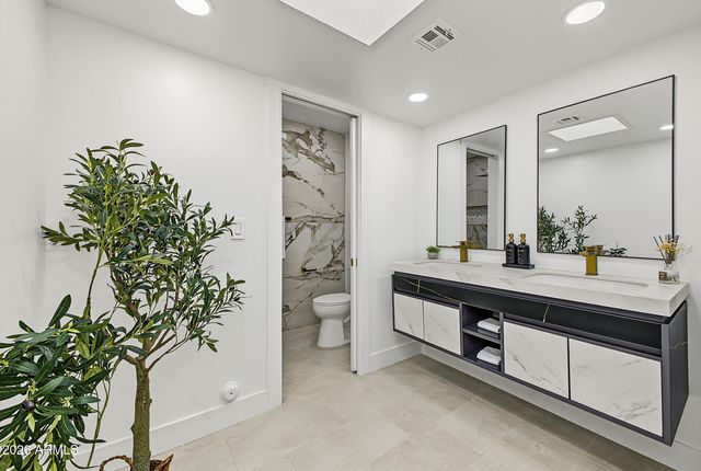 5621 N PALACIO Place, Phoenix, AZ 85014