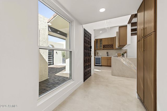 5621 N PALACIO Place, Phoenix, AZ 85014