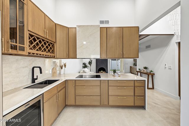 5621 N PALACIO Place, Phoenix, AZ 85014