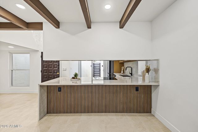 5621 N PALACIO Place, Phoenix, AZ 85014