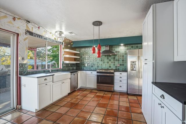 6016 Unitas Lane NW, Albuquerque, NM 87114