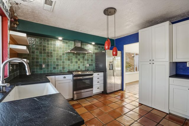 6016 Unitas Lane NW, Albuquerque, NM 87114