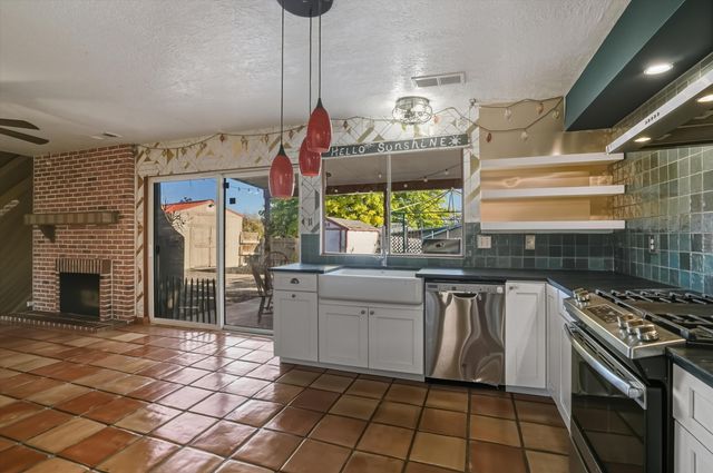 6016 Unitas Lane NW, Albuquerque, NM 87114