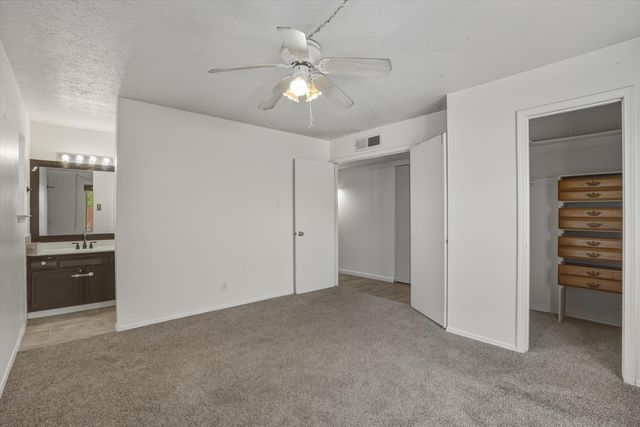 6016 Unitas Lane NW, Albuquerque, NM 87114