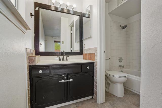 6016 Unitas Lane NW, Albuquerque, NM 87114