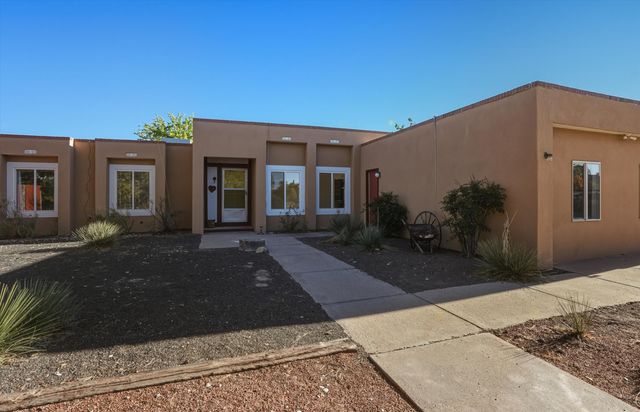 6016 Unitas Lane NW, Albuquerque, NM 87114