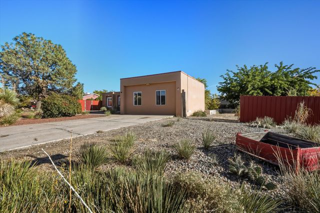 6016 Unitas Lane NW, Albuquerque, NM 87114