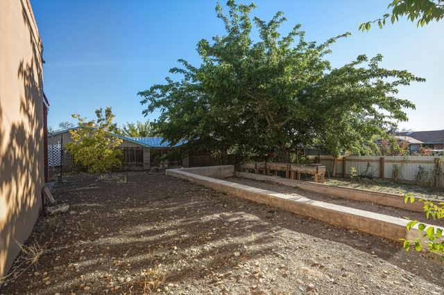 6016 Unitas Lane NW, Albuquerque, NM 87114