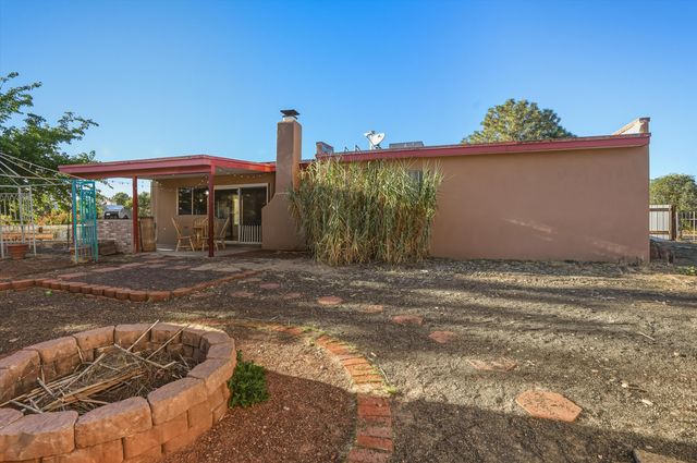6016 Unitas Lane NW, Albuquerque, NM 87114