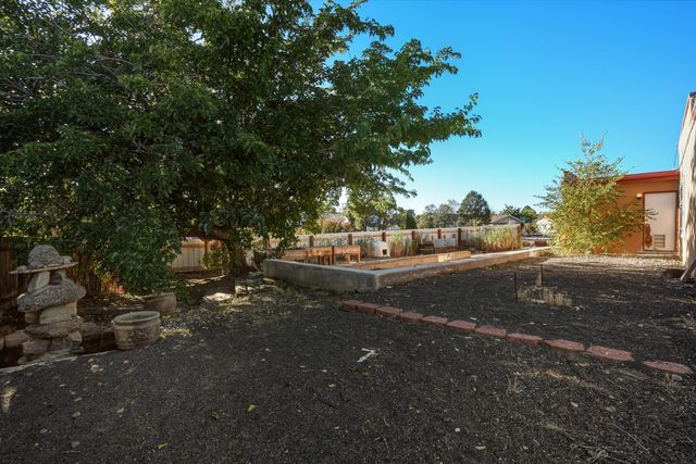 6016 Unitas Lane NW, Albuquerque, NM 87114