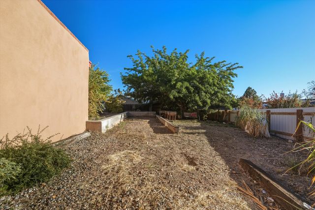 6016 Unitas Lane NW, Albuquerque, NM 87114