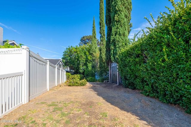 30730 Davey Jones Drive, Agoura Hills, CA 91301