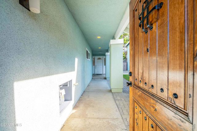 30730 Davey Jones Drive, Agoura Hills, CA 91301
