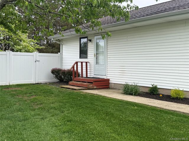 15 Donald Street, Port Jefferson Station, NY 11776