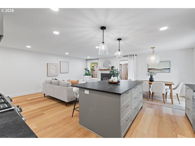 12850 Sw 22ND St, Beaverton, OR 97008