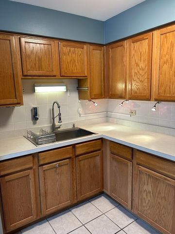 10805 S Pulaski Road 4, Chicago, IL 60655