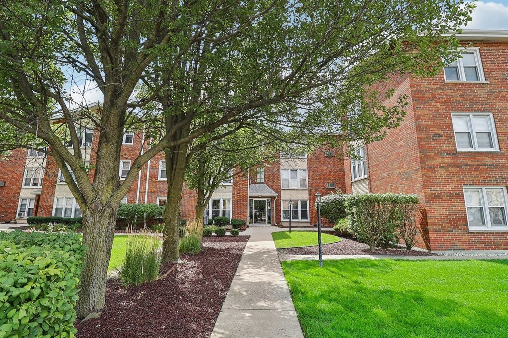 10805 S Pulaski Road 4, Chicago, IL 60655