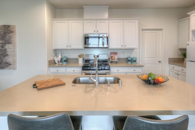 1404 Jim HInes, Olivehurst, CA 95961