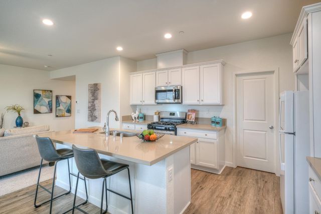 1404 Jim HInes, Olivehurst, CA 95961