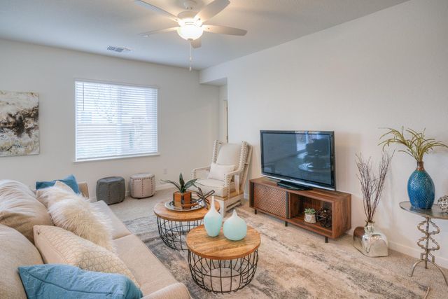1404 Jim HInes, Olivehurst, CA 95961