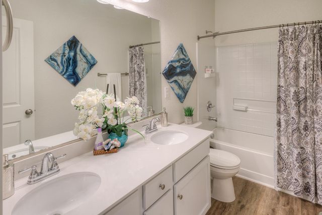 1404 Jim HInes, Olivehurst, CA 95961