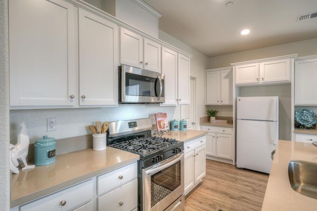1404 Jim HInes, Olivehurst, CA 95961