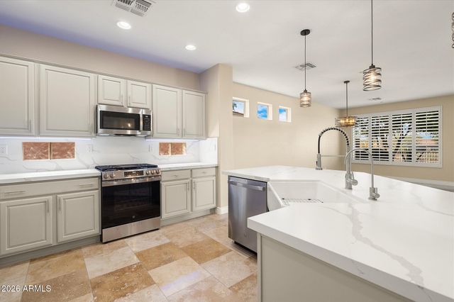 40744 N NOBLE HAWK Court, Anthem, AZ 85086