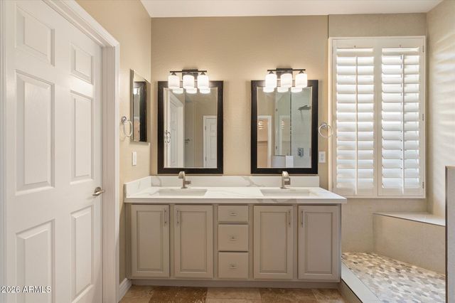 40744 N NOBLE HAWK Court, Anthem, AZ 85086