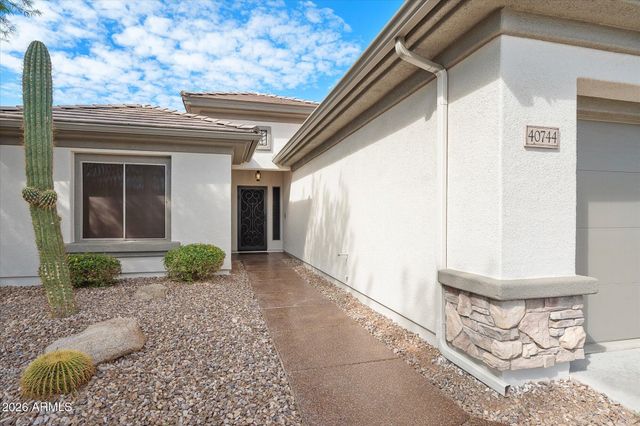 40744 N NOBLE HAWK Court, Anthem, AZ 85086