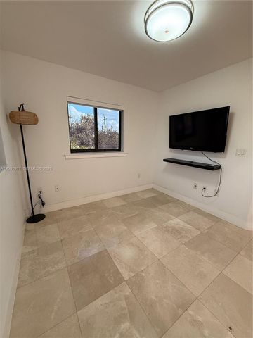 8881 SW 28th St 0, Miami, FL 33165