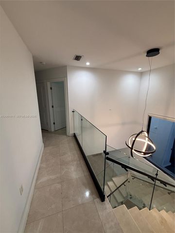 8881 SW 28th St 0, Miami, FL 33165