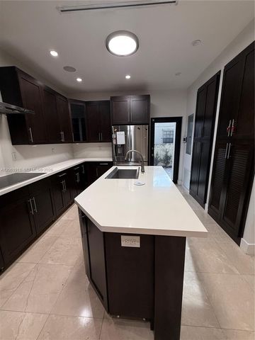 8881 SW 28th St 0, Miami, FL 33165