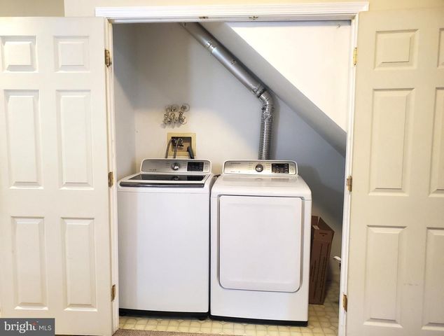 2433 WENTWORTH DR, Crofton, MD 21114