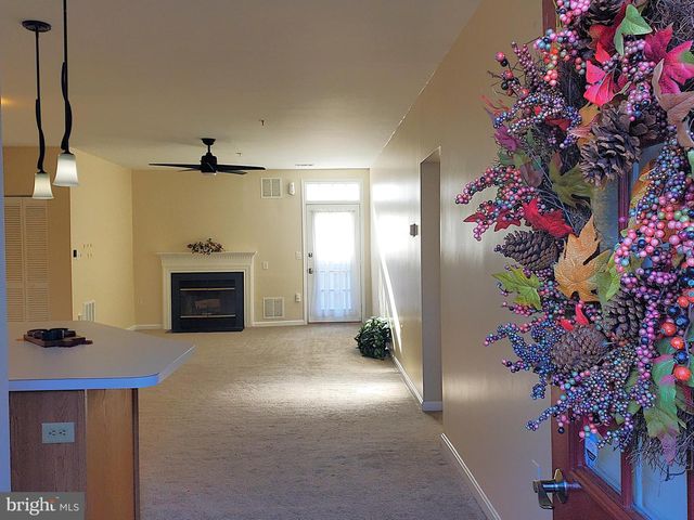 2433 WENTWORTH DR, Crofton, MD 21114