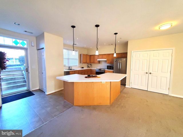 2433 WENTWORTH DR, Crofton, MD 21114