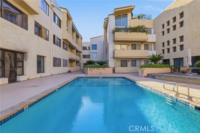 5310 Zelzah Avenue 302, Encino (los Angeles), CA 91316