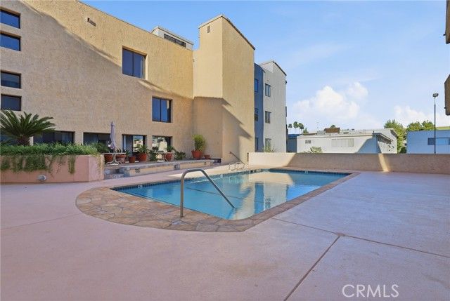 5310 Zelzah Avenue 302, Encino (los Angeles), CA 91316