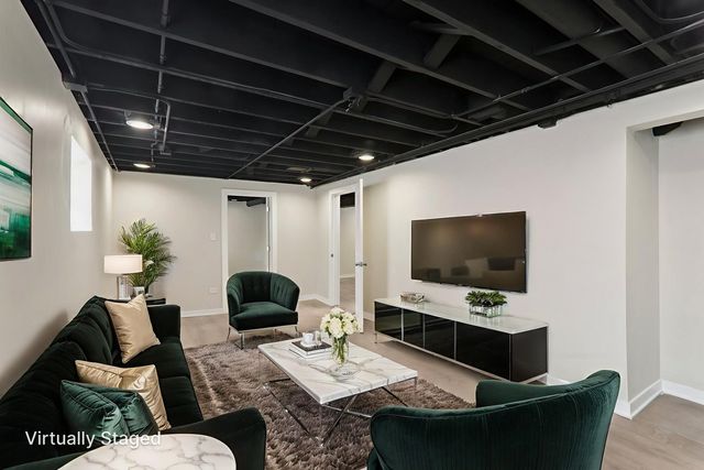 8032 S Carpenter Street, Chicago, IL 60620