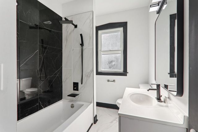 8032 S Carpenter Street, Chicago, IL 60620