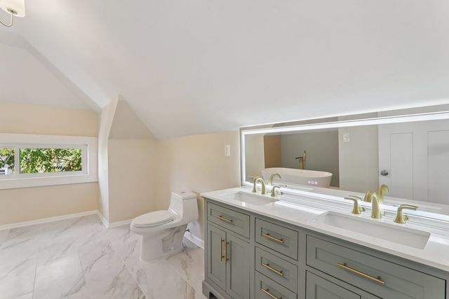 8032 S Carpenter Street, Chicago, IL 60620