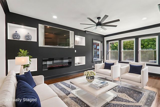 8032 S Carpenter Street, Chicago, IL 60620